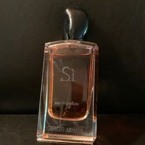 Si Parfum- NEW - never worn